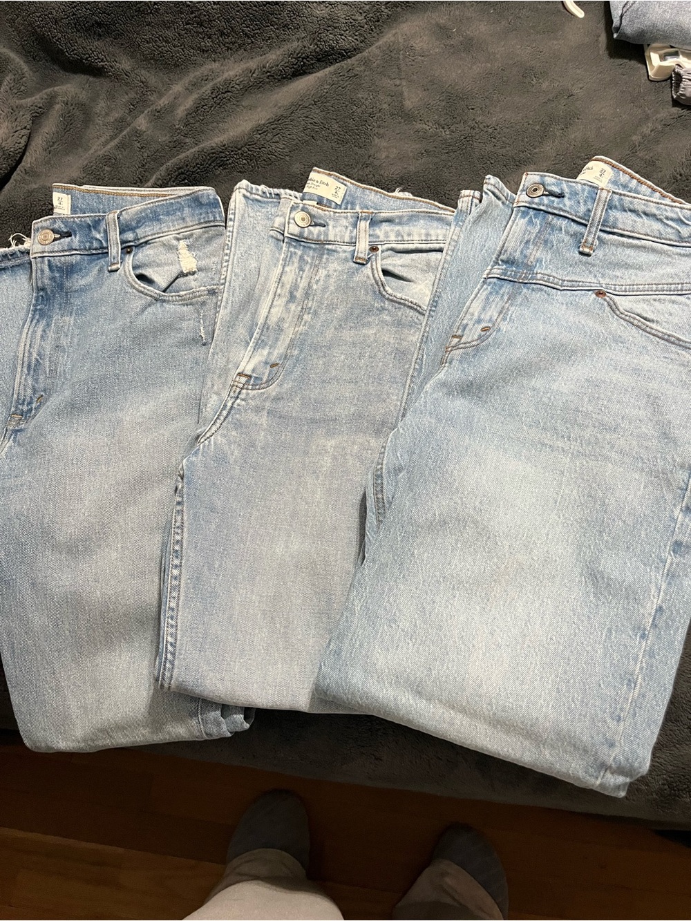 Women’s Light Wash Abercrombie Blue Jeans